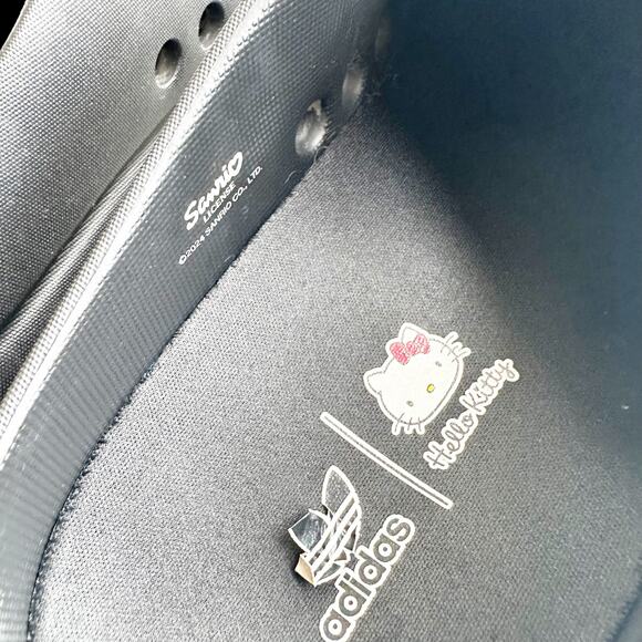 Adidas Size 7 Hello Kitty Clogs Black Red Bow Sanrio Collab Slip On Shoes - Picture 5 of 9